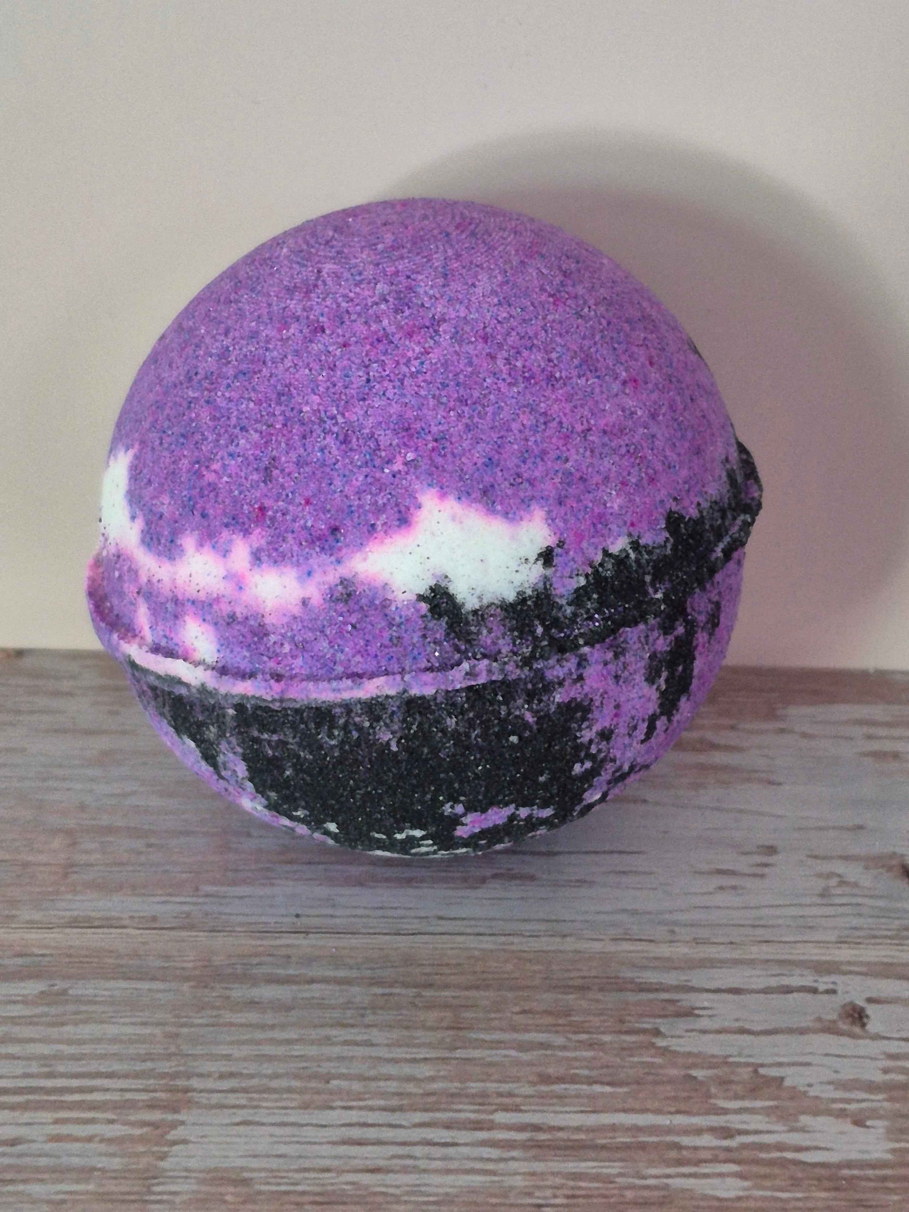 Amber Black Current Bath Bomb